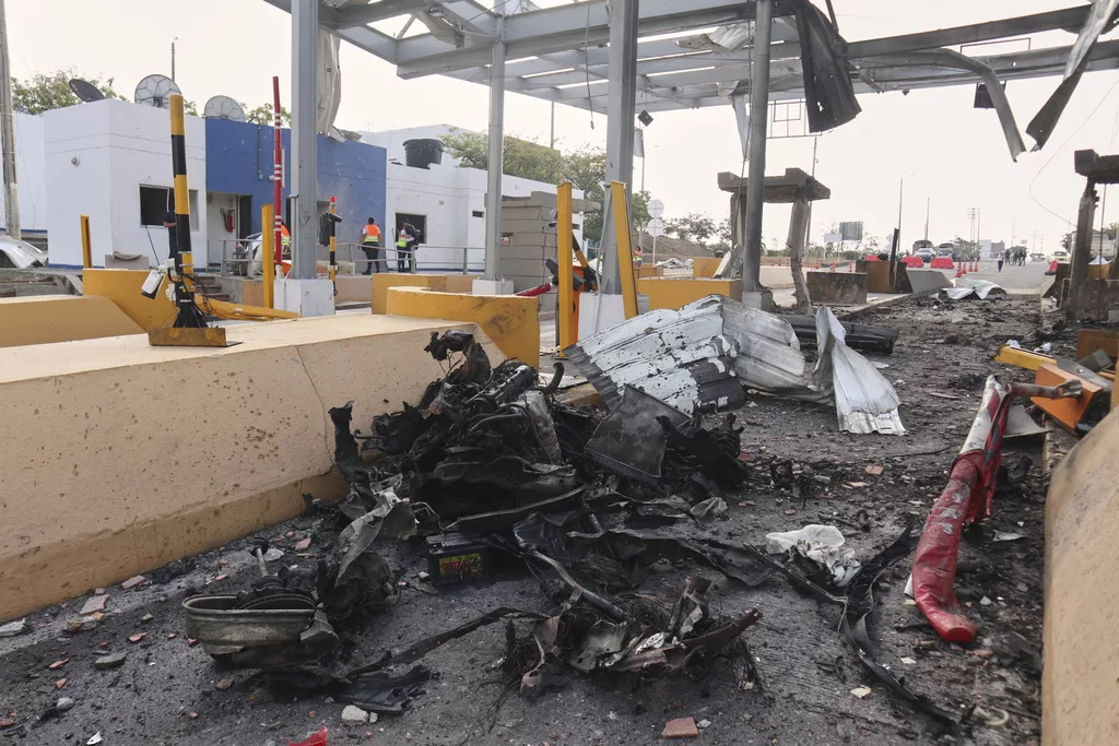 Un Soldado Muerto Y Dos Uniformados Heridos Dejan Combates