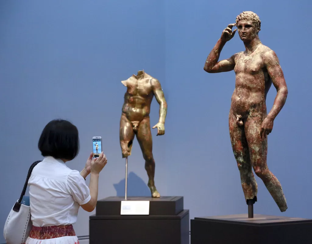 Una corte europea sostiene il diritto dell’Italia a rivendicare una statua di bronzo del Getty Museum
