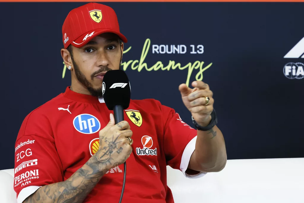 Lewis Hamilton, frustrado con Ferrari, toma cartas sobre su situación